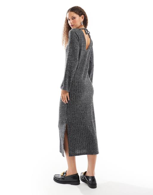 Native Youth - Ribgebreide maxi jurk met detail achter in gemêleerd grijs
