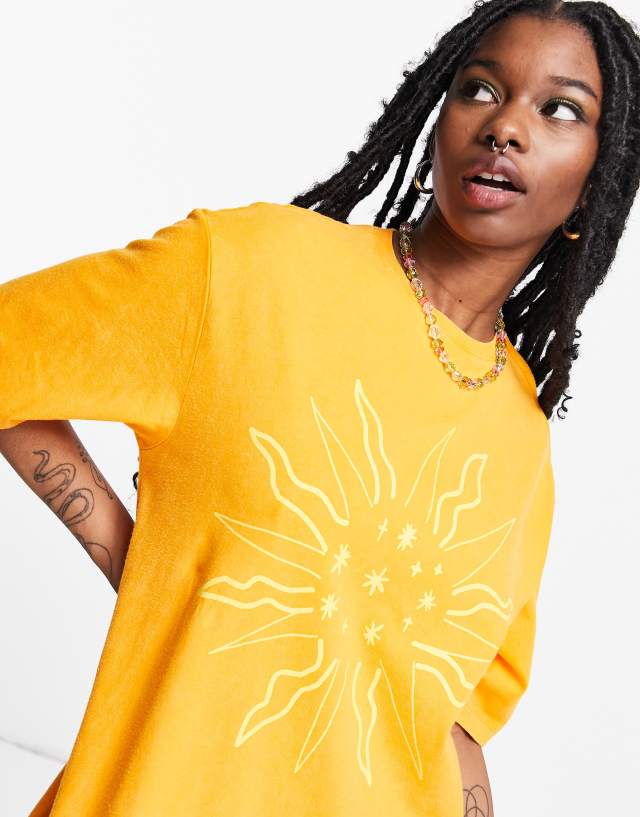 Native Youth T-shirt dress with fringed hem in vintage sun print 1
