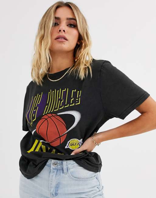 NBA Lakers logo t shirt