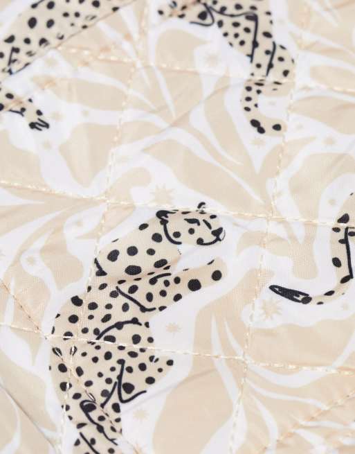 Neceser de maquillaje beis con estampado de guepardos y cordón ajustable exclusivo de The Flat Lay Co. x ASOS, 4 de 4