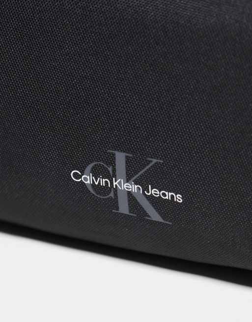 Neceser negro básico de estilo deportivo de Calvin Klein Jeans, 4 de 4