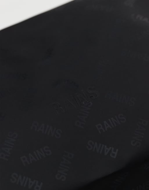 Neceser negro pequeño impermeable con logo en el mismo tono 15580 de Rains, 2 de 3