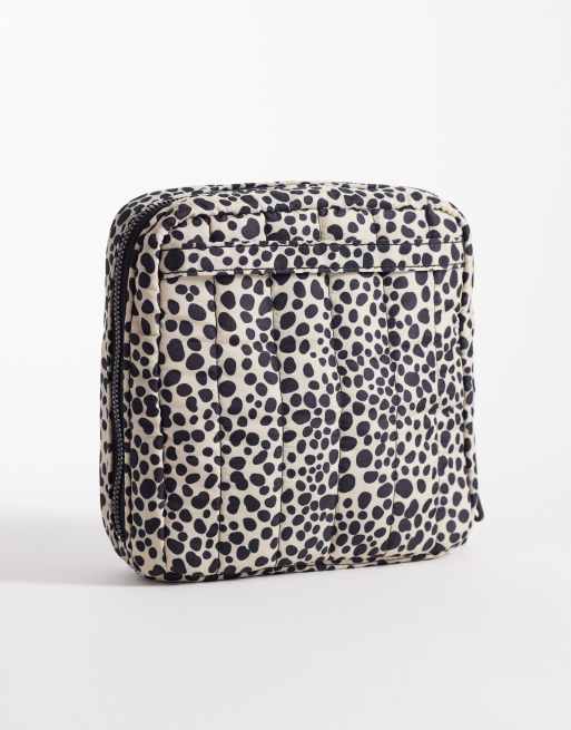 Neceser pequeño con estampado de guepardo The Showcase exclusivo de The Flat Lay Co. x ASOS , 2 de 3
