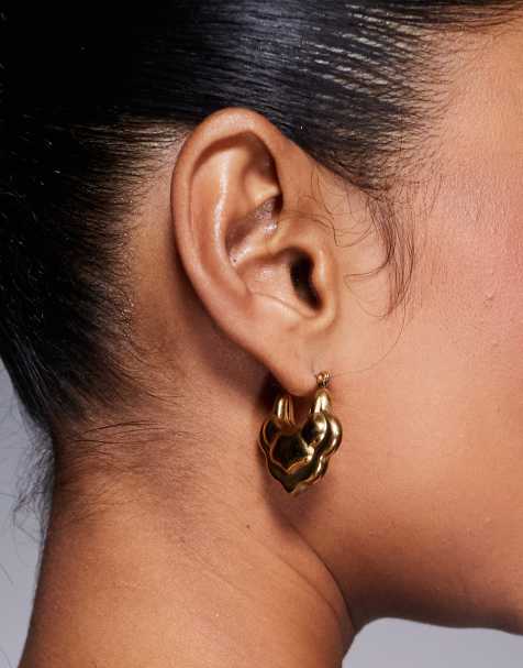 Neck on the Line – Guldpläterade örhängen i vintagestil med 3D-blommor - view 1