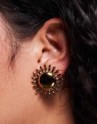 Neck On The Line Neck On The Line statement sun stud earrings in gold plated