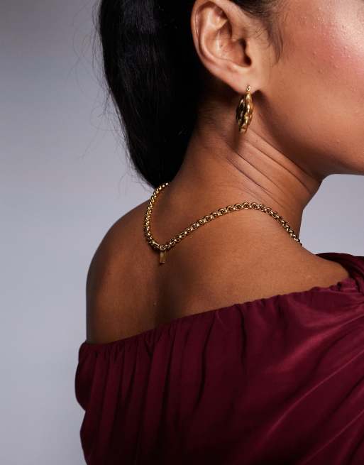 Neck on the Line statement t-bar necklace in gold plated, 3 of 3