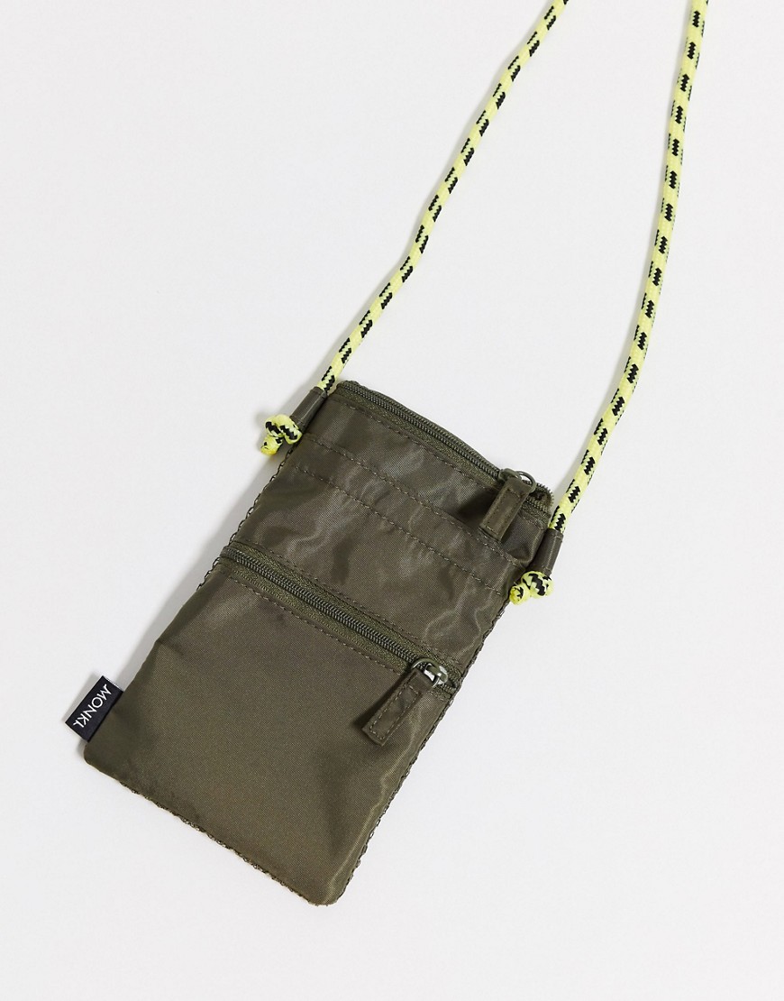 фото Нейлоновый кошелек цвета хаки с ремешком на шею monki-зеленый