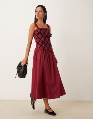 bow detail cami dress in burgundy-Red