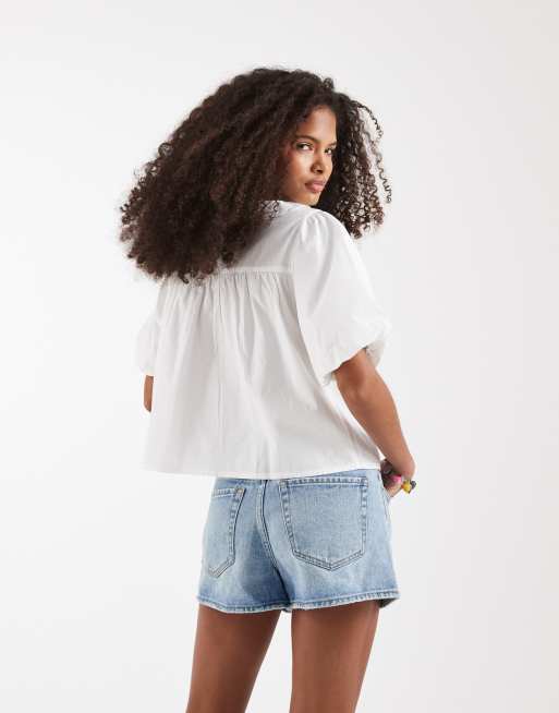 Neon Rose bow detail short sleeve collared top in white, 3 of 4