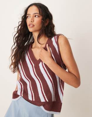 Neon Rose - Bunter Pullunder mit diagonalem Streifenmuster