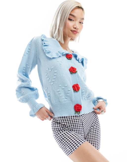 Neon Rose - Cardigan celeste traforato con dettagli a forma di bocciolo di rosa