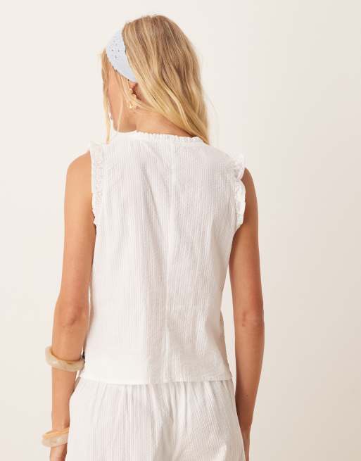 Neon Rose - Geborduurde mouwloze blouse in wit en blauw, deel van co-ord set, 3 van 4
