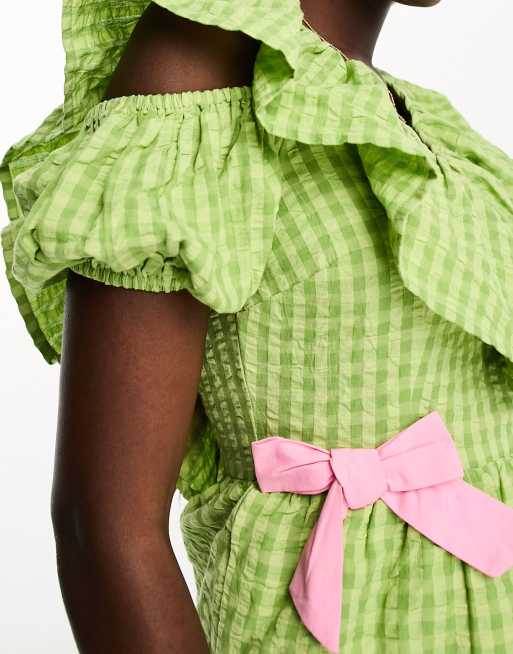 Neon Rose  Grn miniklnning med ginghammnster, volanger och  kontrastfrgad rosett | ASOS