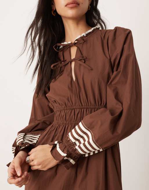Neon Rose high collared tie detail midaxi tiered dress in brown, 4 of 4
