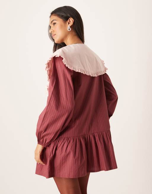 Neon Rose Jurk met grote kraag in bordeauxrood ASOS