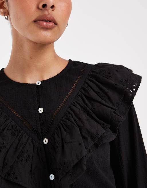 Neon Rose – Langärmlige Bluse in Schwarz mit Knopfleiste und Rüschenkragen, Kombiteil, 3 von 4