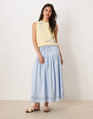 Neon Rose - Midaxi-Rock in Blau mit Kantenstickerei