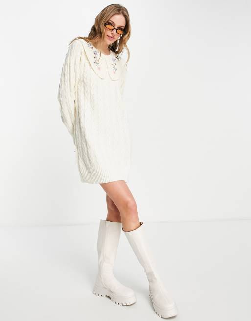 Neon Rose - Oversized sweaterkjole med krave med vintage-inspirerde broderier
