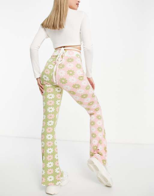 Neon Rose - Pantalon évasé d'ensemble à taille haute et fleurs style rétro, 4 de 4