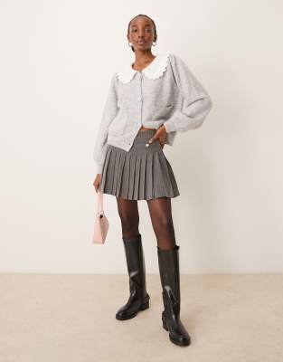 pleated sparkle pinstripe kilt skirt in gray