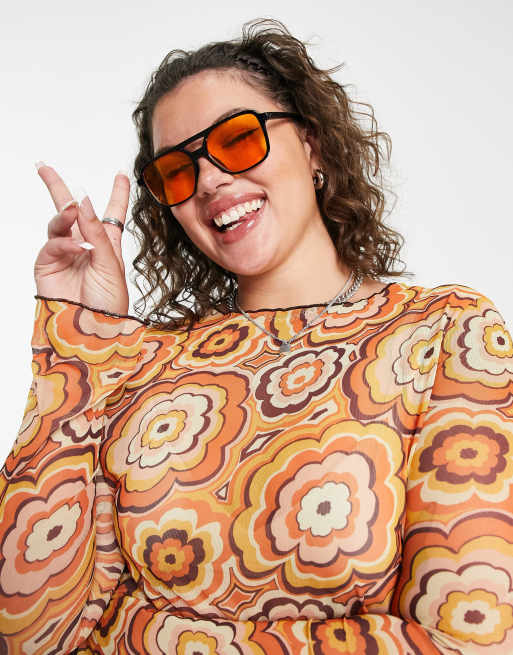 Neon Rose Plus - Crop top d'ensemble à manches longues et bords ondulés en tulle fleuri style années 70, 2 de 4