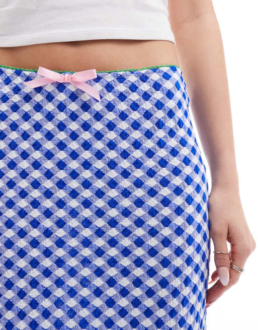 Neon Rose – Przylegająca spódnica maxi w niebieską kratkę vichy z kokardką, 5 z 5