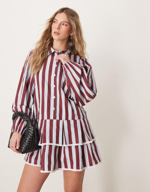 Neon Rose - Robe courte à rayures avec ourlet plongeant plissé - Multicolore