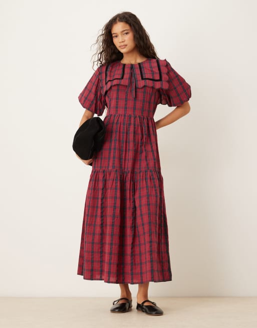 Neon Rose - Robe longueur mollet étagée à carreaux avec col - Bordeaux