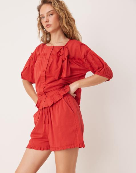 Neon Rose – Röda shorts med krusig fåll - view 1