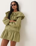 [Neon Rose] Neon Rose ruffle collar smock dress in olive-Green S Olive