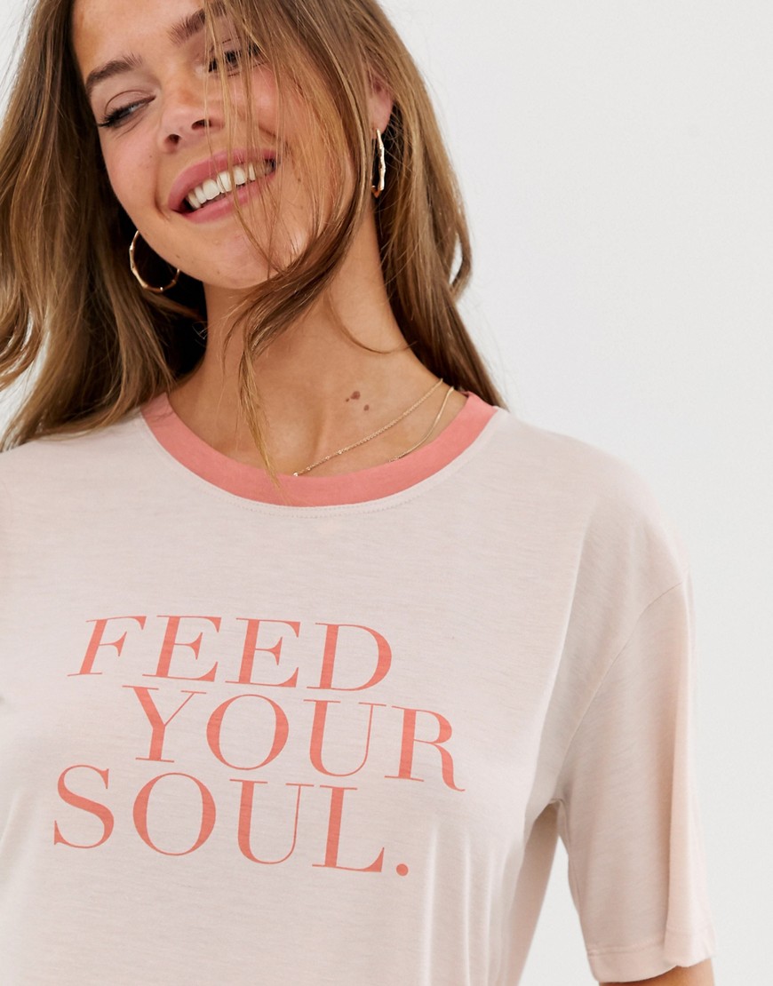 Neon Rose - Ruimvallend ringer-T-shirt met Soul-tekstprint-Roze