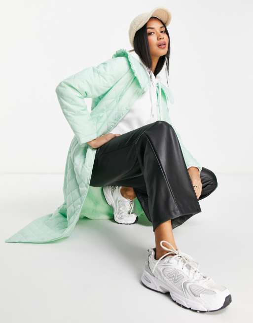 Neon Rose - Ruimvallende gewatteerde jas met riem en kraagje in pastelkleur, 4 van 4