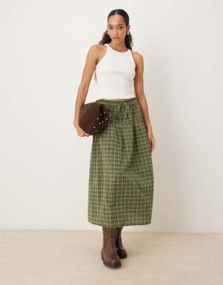 Neon Rose tiered check midaxi skirt in green-Neutral