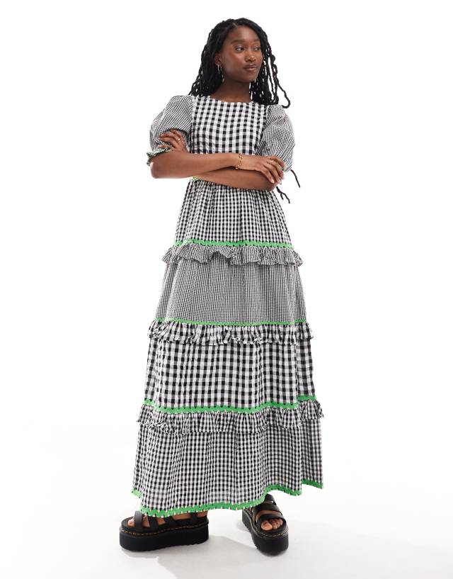 neon rose green gingham dress tiered puff sleeve midi in black wk31