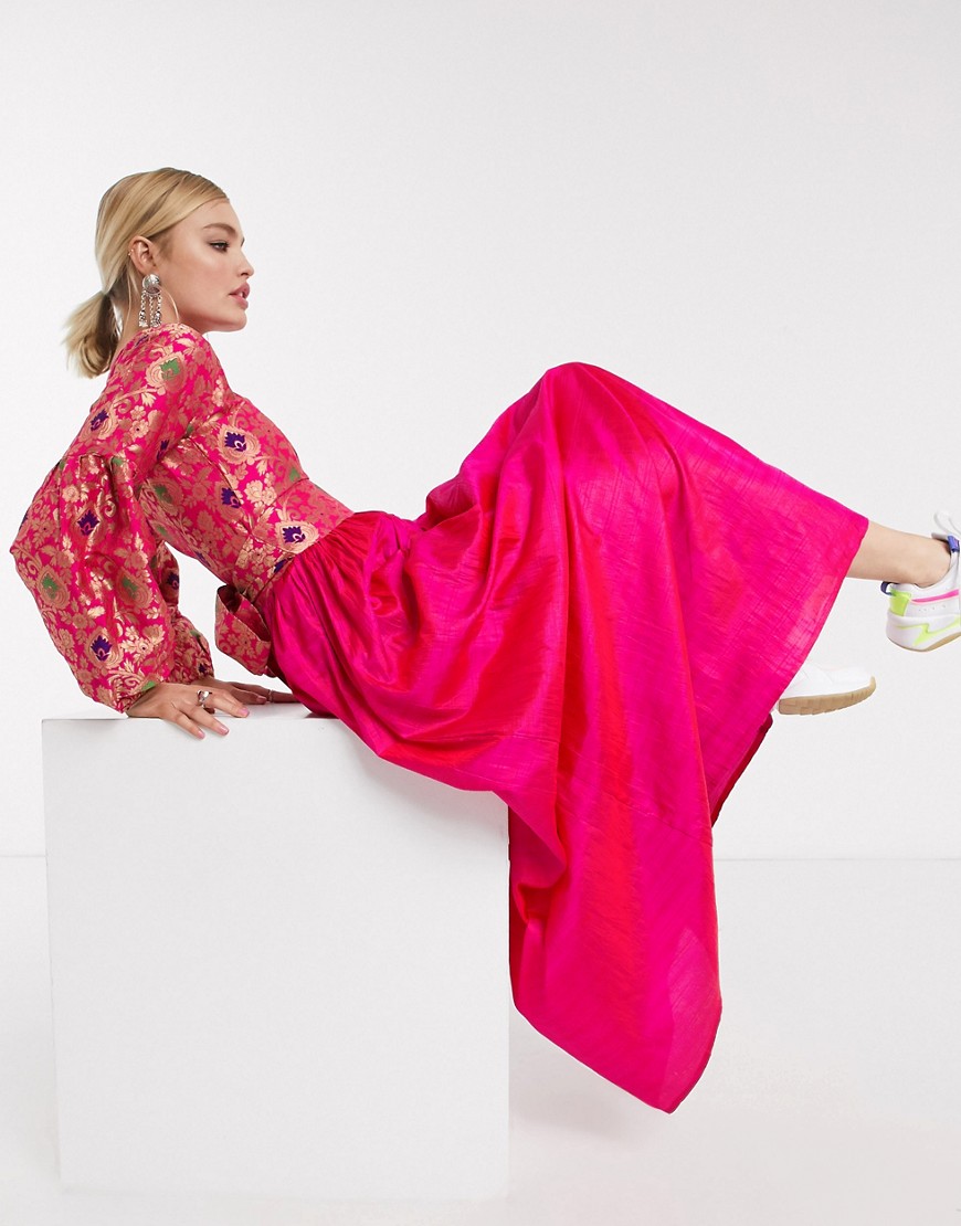 Nesavaali - Maxi-jurk met lange mouwen en patroon-Roze