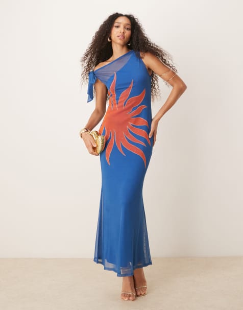 Never Fully Dressed - Asymmetrische maxi jurk met blote schouder in blauw met zonprint - view 1