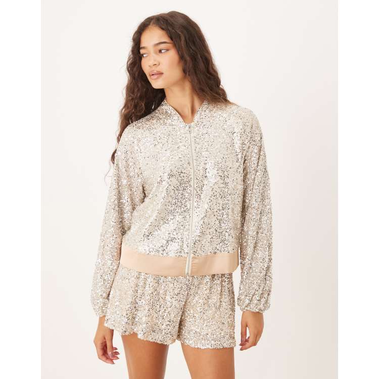 209280208-1-silver?$n_750w$&