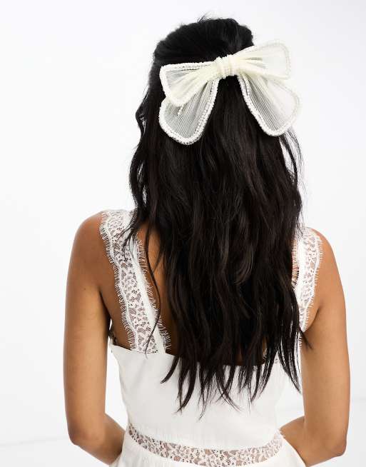 Never Fully Dressed Bridal pearl bow hairclip in ivory, 3 of 4