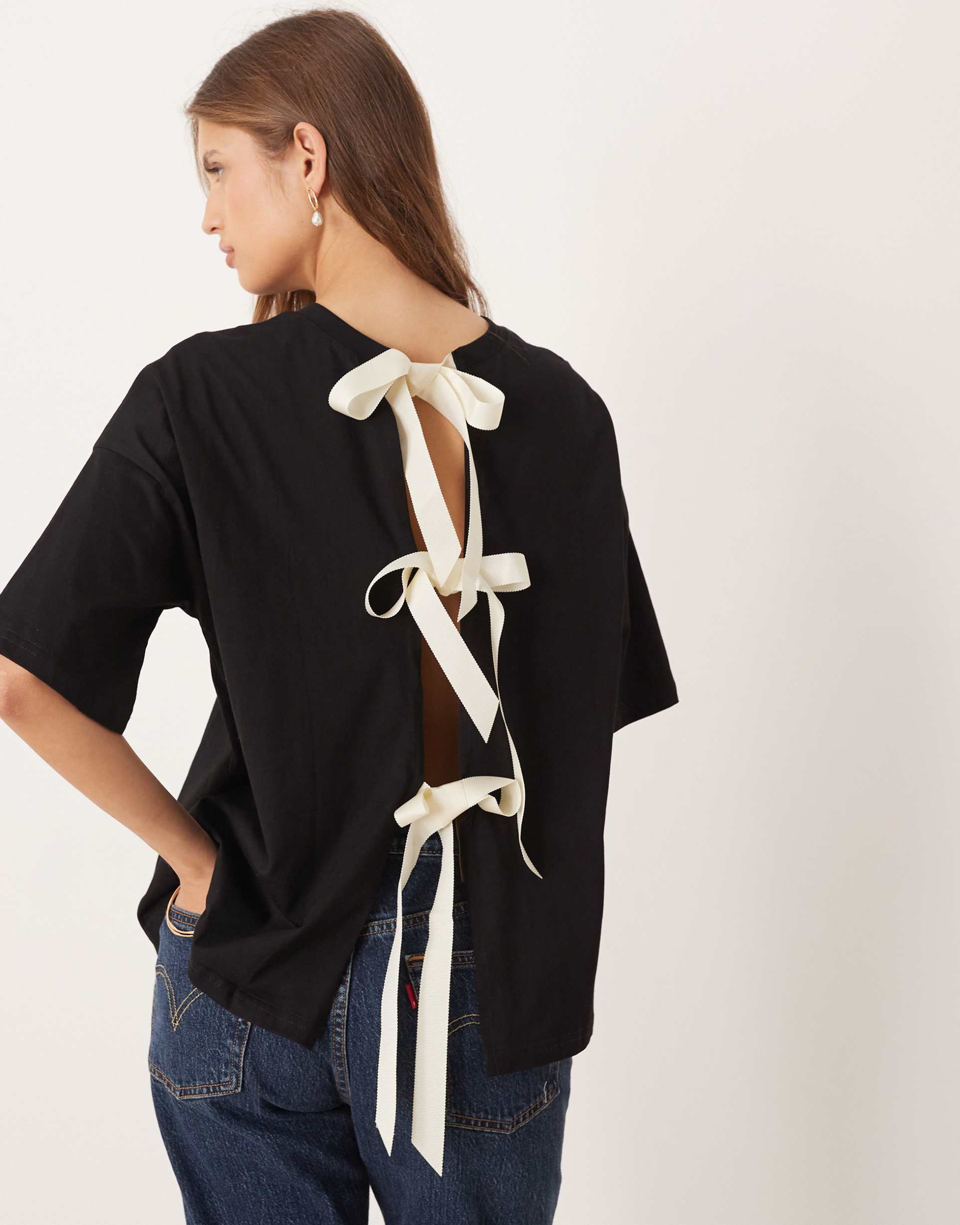 never fully dressed contrast bow back t-shirt in black