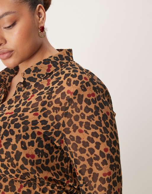 Never Fully Dressed Curve - Mia - Midaxi-overhemdjurk met kersen- luipaardprint, 3 van 4