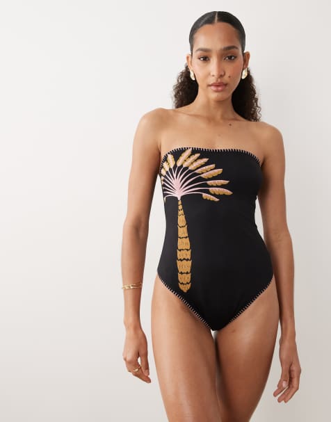 Never Fully Dressed – Czarny zdobiony strój kąpielowy z dekoltem bandeau we wzór w palmy - view 1