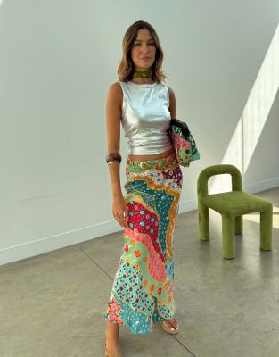 Never Fully Dressed - Dorris - Maxirock aus Satin mit Muster in Pastellfarben-Bunt