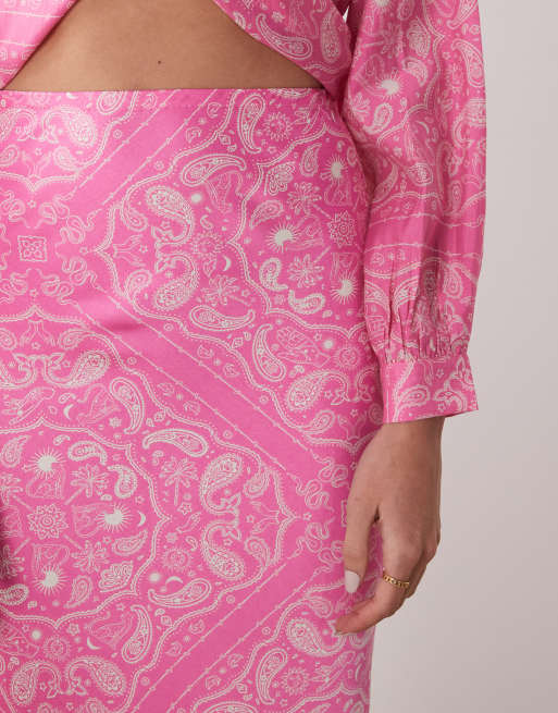 Never Fully Dressed - Dorris - Satijnen maxi rok in roze met paisley motief, deel van co-ord set, 4 van 5