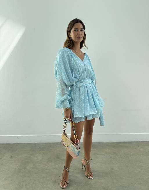 Never Fully Dressed - Ella - Robe courte imprimée à volants étagés nouée à la taille avec manches ballon - Bleu fauve