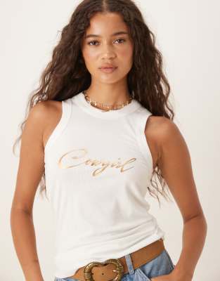 Never Fully Dressed - Geripptes Tanktop in Weiß mit „Cowgirl"-Aufschrift in Metallic-Gold