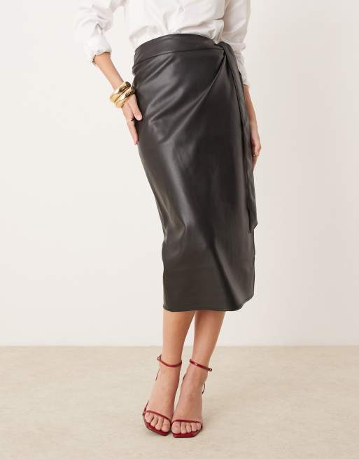Never Fully Dressed - Gonna midi avvolgente in similpelle PU nera , 3 di 5