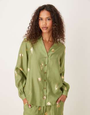 Never Fully Dressed - Hemd in Khaki mit goldfarbenem Folien-Muschelmuster, Kombiteil-Grün