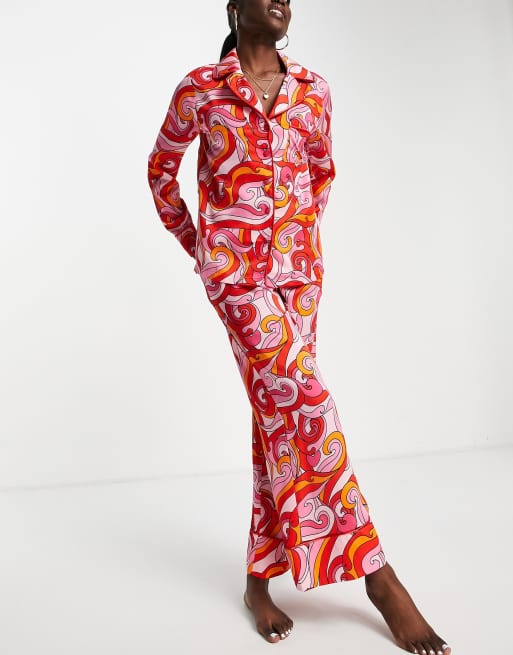 Never Fully Dressed - Lyserødt pyjamassæt med hvirvelprint i satin