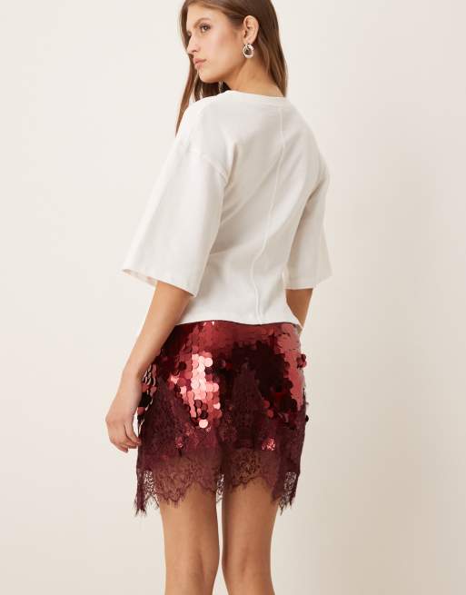 Never Fully Dressed - Maeva - Bordeaux mininederdel med store pailletter og blondedetalje, 5 af 5