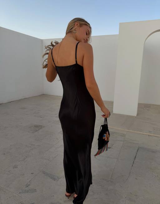 Never Fully Dressed – Maxi-Trägerkleid aus Satin in Schwarz mit verzierten Bananenmotiven, 4 von 4
